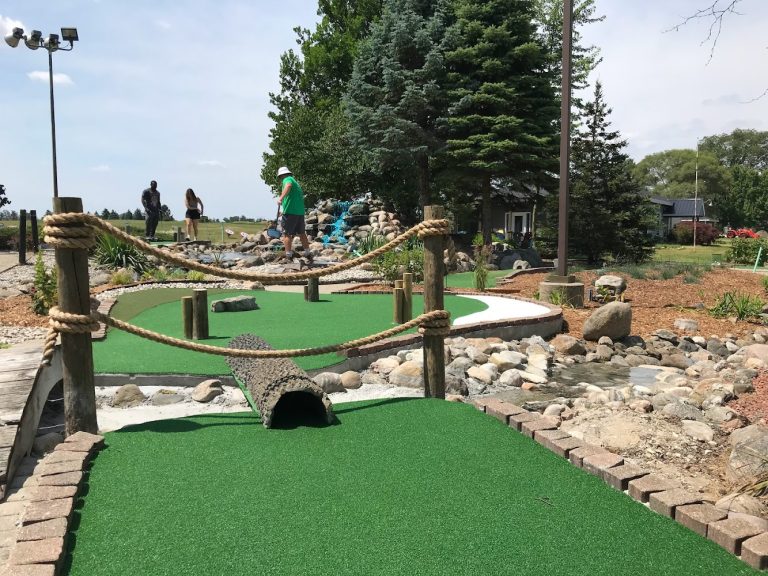 3720 golf center 768x576