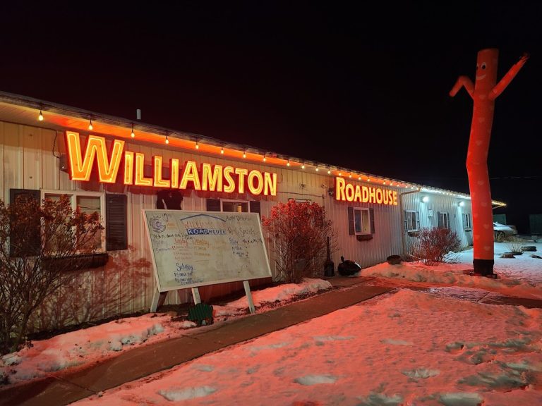 3826 williamston roadhouse driving range 768x576