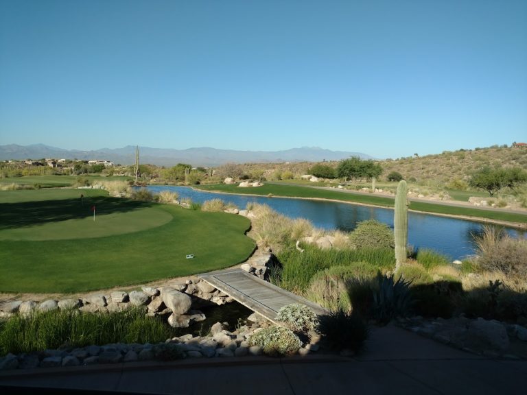 Desert Greens Await – Arizona’s Top Public Golf Ranges